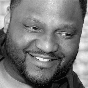 Image 2: Aries Spears