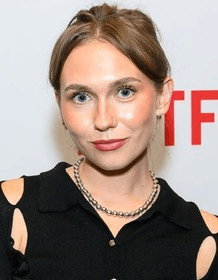 Image 0: Veronika Slowikowska