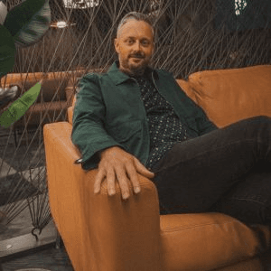 Image 3: Nate Bargatze