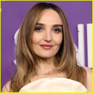 Image 2: Chloe Fineman