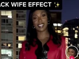 Woman with beef against Chili's Woman with beef against Chili's